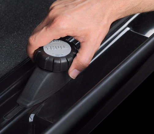 Автобокс на крышу Thule Dynamic M black glossy preview 6